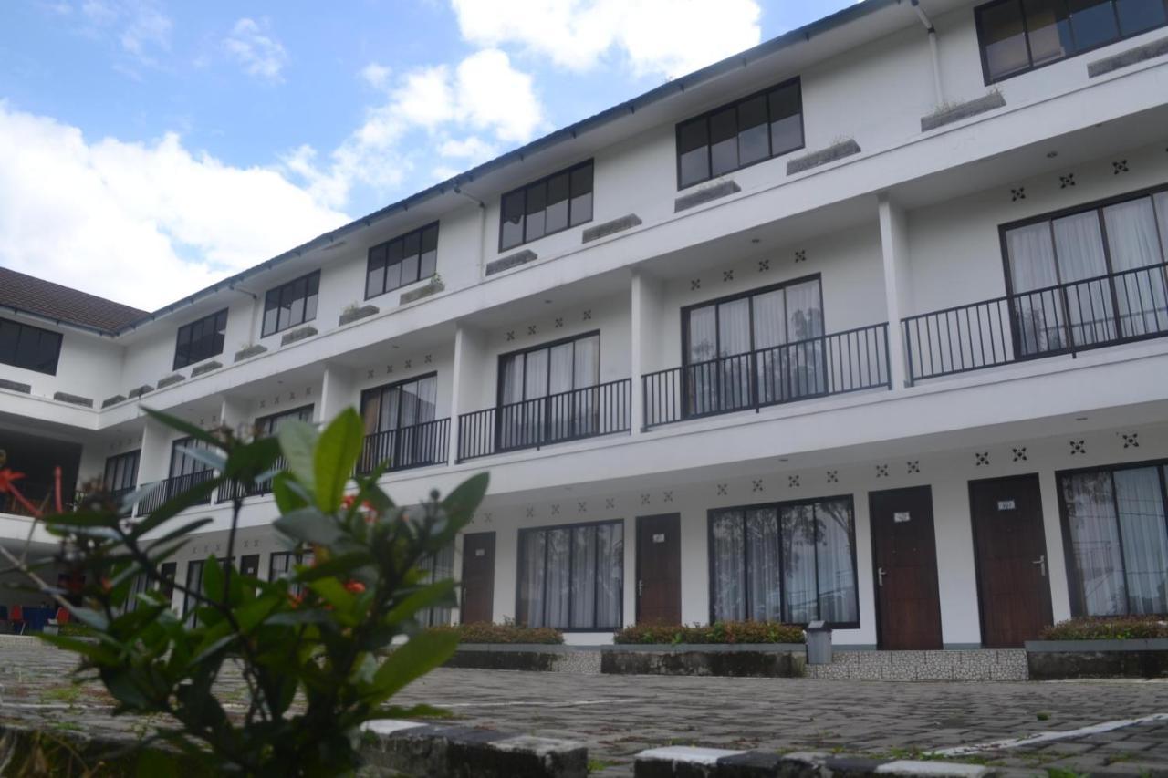 Puncak Village Hotel & Kampung Main Anak Gadok Extérieur photo